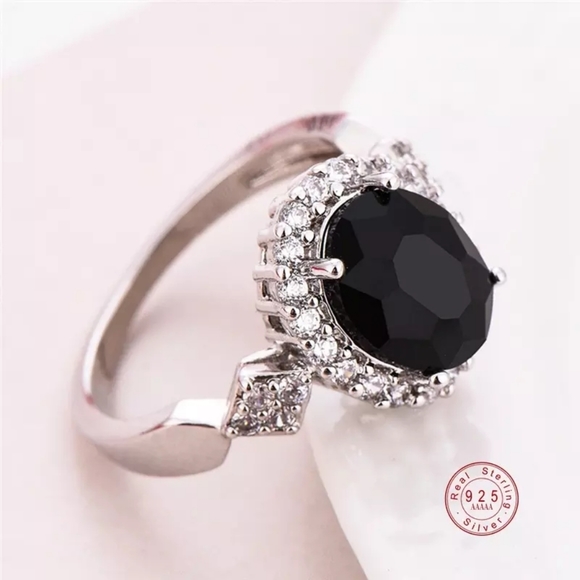 Genuine round black CZ finger ring - Picture 2 of 6